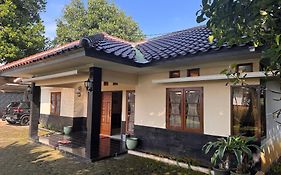 Villa Bukit Punclut
